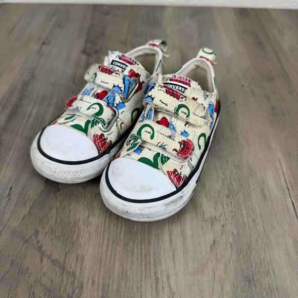 (Toddler size 7) Kids Dino Converse - Picture 2 of 6